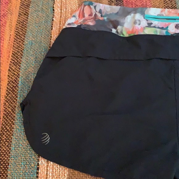 MPG shorts. Size M - Picture 5 of 5